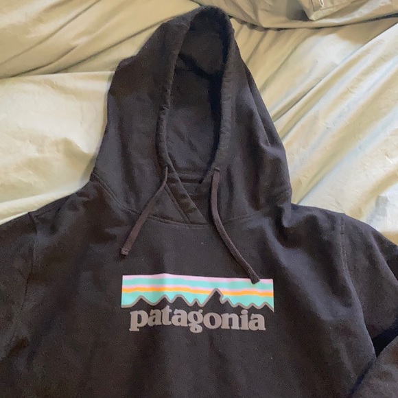 Patagonia Hoodie - Black P-6 Logo Uprisal Hoodie - Picture 3 of 6